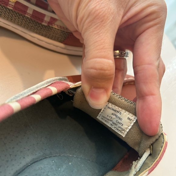 Very lightly worn sperry slides - Picture 2 of 4